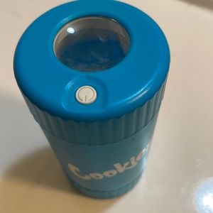 COOKIES MAGNIFYING JAR WITH GRINDER, AIRTIGHT STORAGE CONTAINER LED LIGHT (Blue)